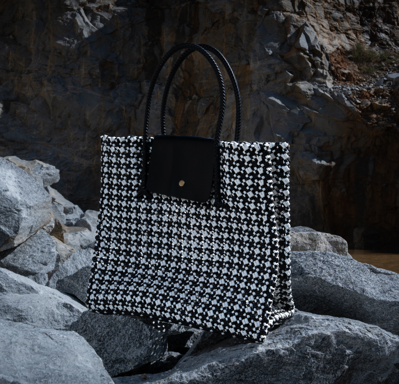 Nizhal (நிழல்): Shadow